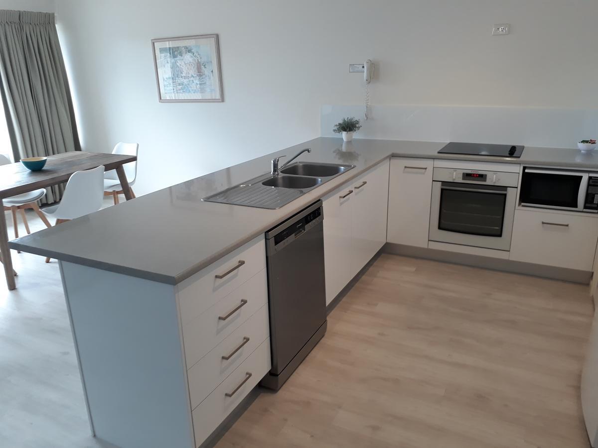 Pandanus Coolum 4*